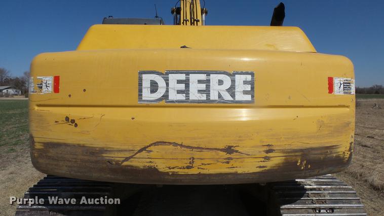 image for item DC0703 2005 John Deere 200C LC excavator