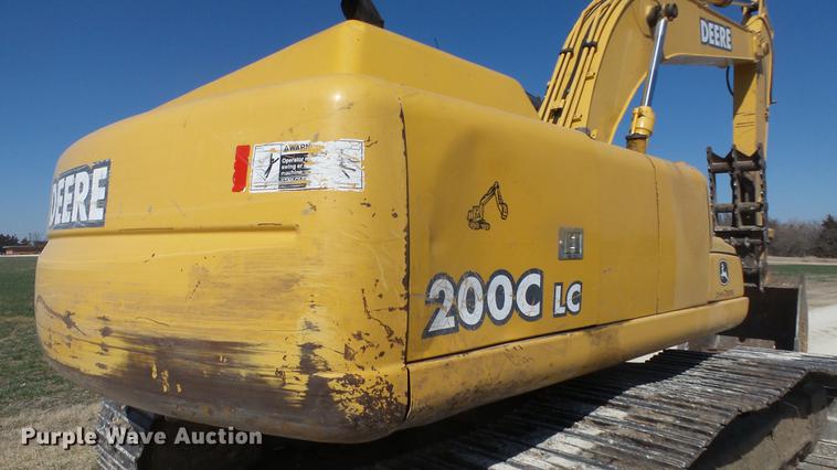 image for item DC0703 2005 John Deere 200C LC excavator