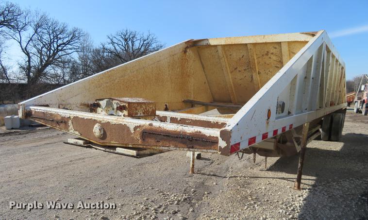image for item DC0814 1994 Ranch bottom dump trailer