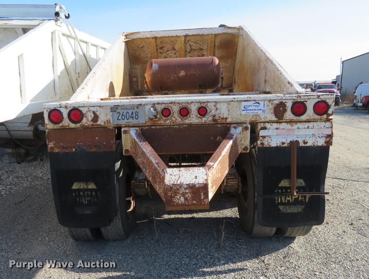 image for item DC0814 1994 Ranch bottom dump trailer