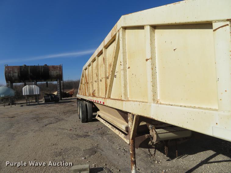 image for item DC0814 1994 Ranch bottom dump trailer