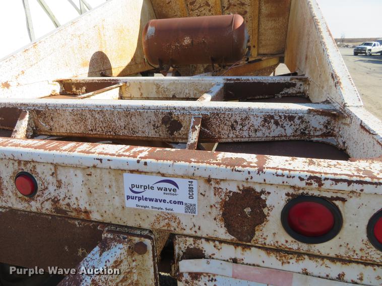 image for item DC0814 1994 Ranch bottom dump trailer