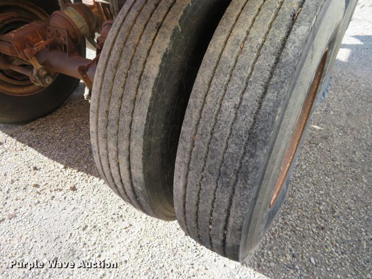 image for item DC0814 1994 Ranch bottom dump trailer