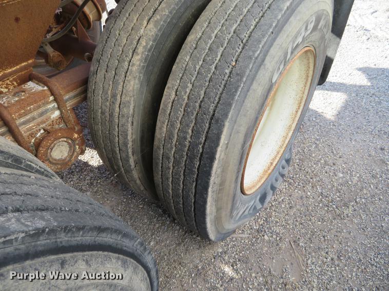 image for item DC0814 1994 Ranch bottom dump trailer