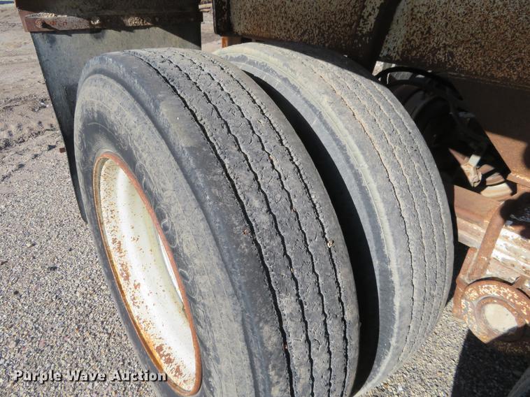 image for item DC0814 1994 Ranch bottom dump trailer