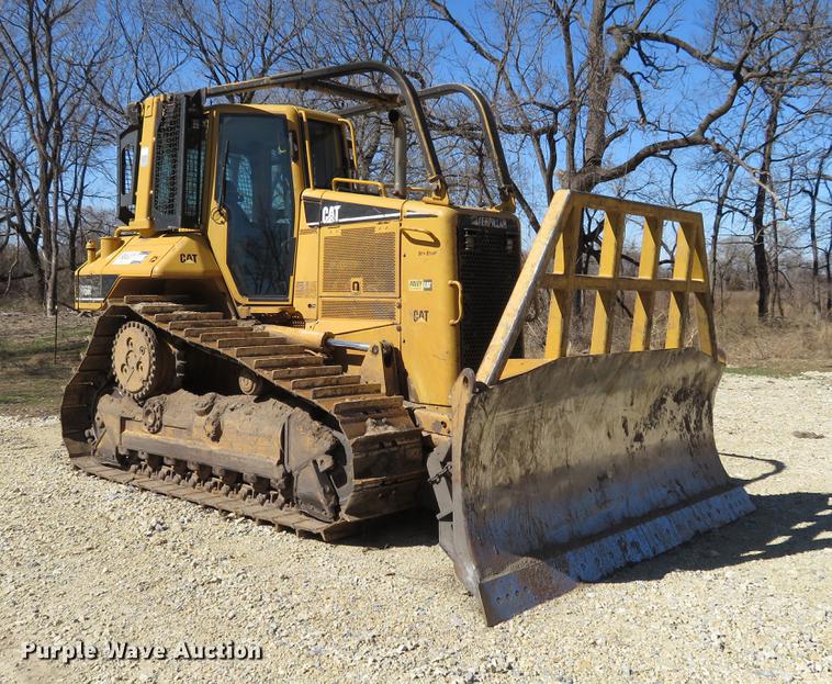image for item DC0890 2004 Caterpillar D6N XL dozer