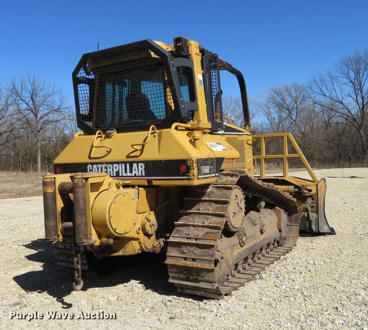 image for item DC0890 2004 Caterpillar D6N XL dozer