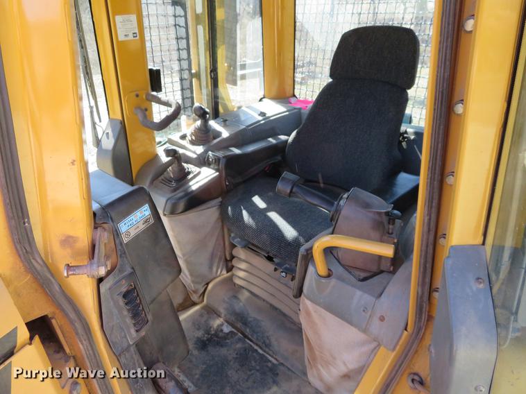 image for item DC0890 2004 Caterpillar D6N XL dozer
