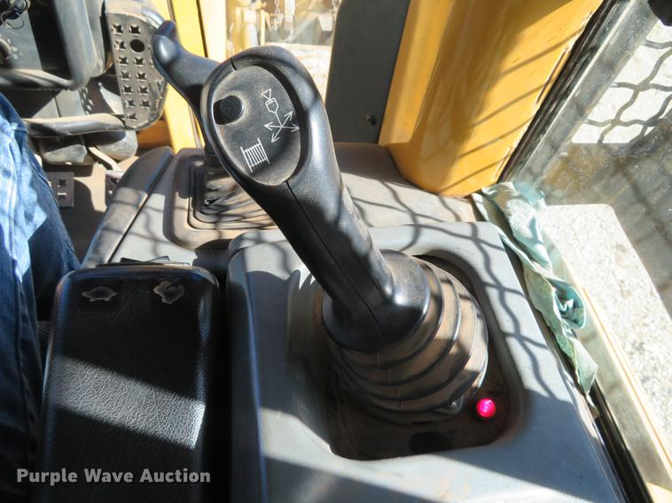 image for item DC0890 2004 Caterpillar D6N XL dozer