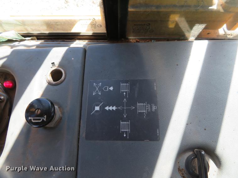 image for item DC0890 2004 Caterpillar D6N XL dozer