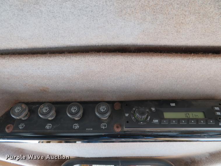 image for item DC0890 2004 Caterpillar D6N XL dozer