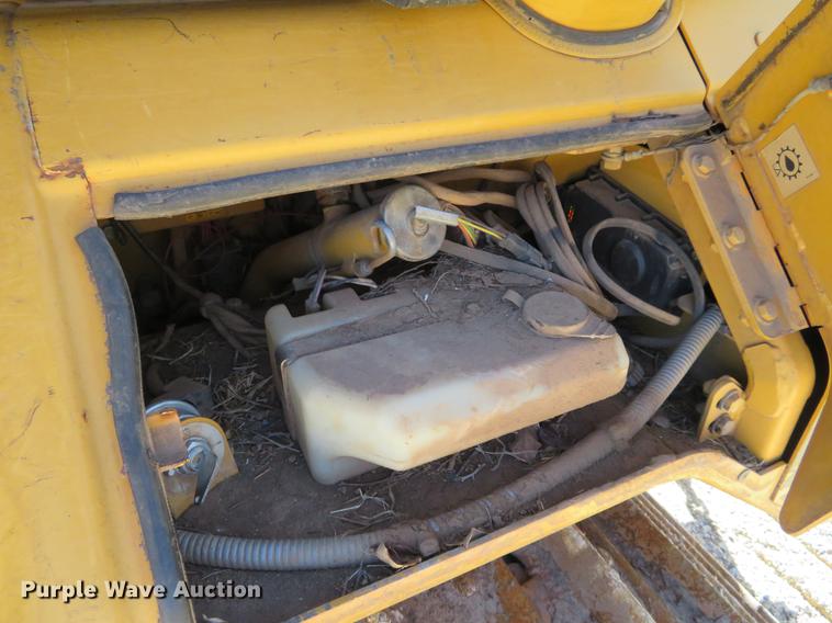 image for item DC0890 2004 Caterpillar D6N XL dozer