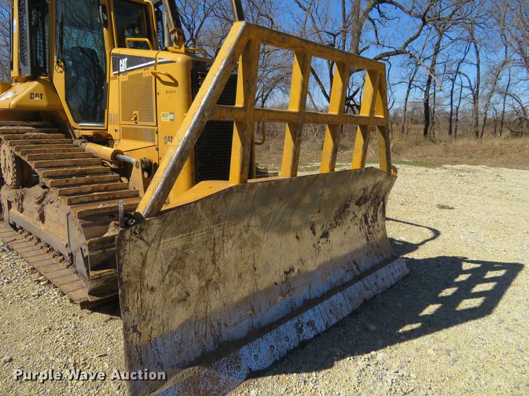 image for item DC0890 2004 Caterpillar D6N XL dozer