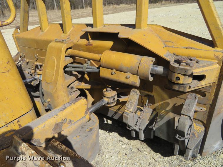 image for item DC0890 2004 Caterpillar D6N XL dozer