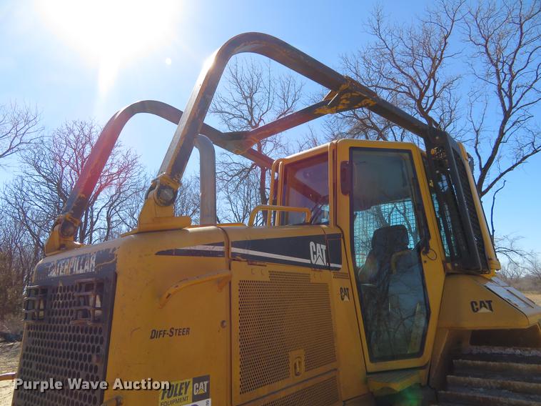 image for item DC0890 2004 Caterpillar D6N XL dozer
