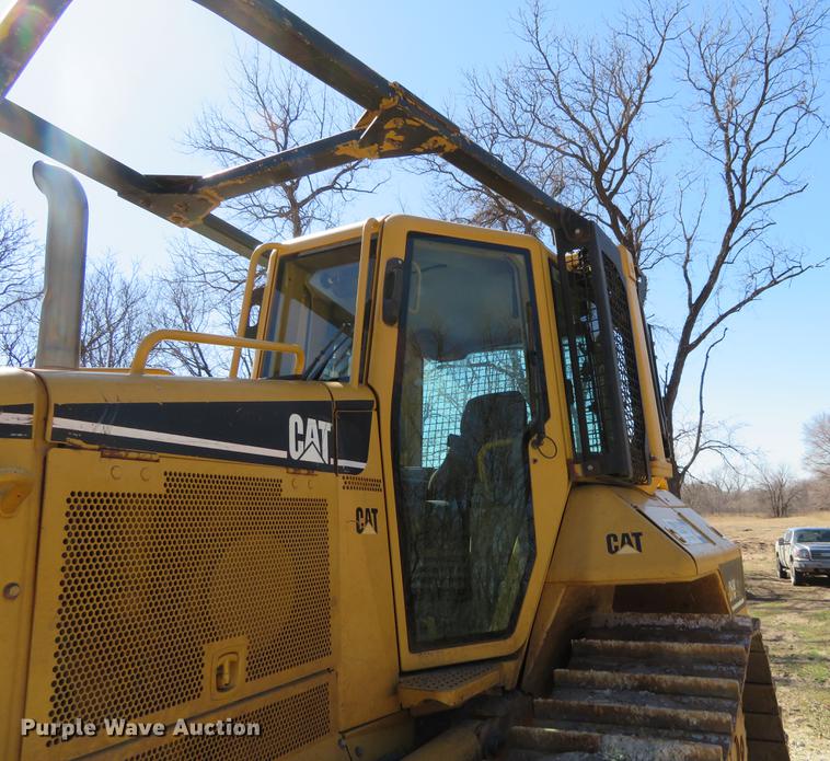 image for item DC0890 2004 Caterpillar D6N XL dozer