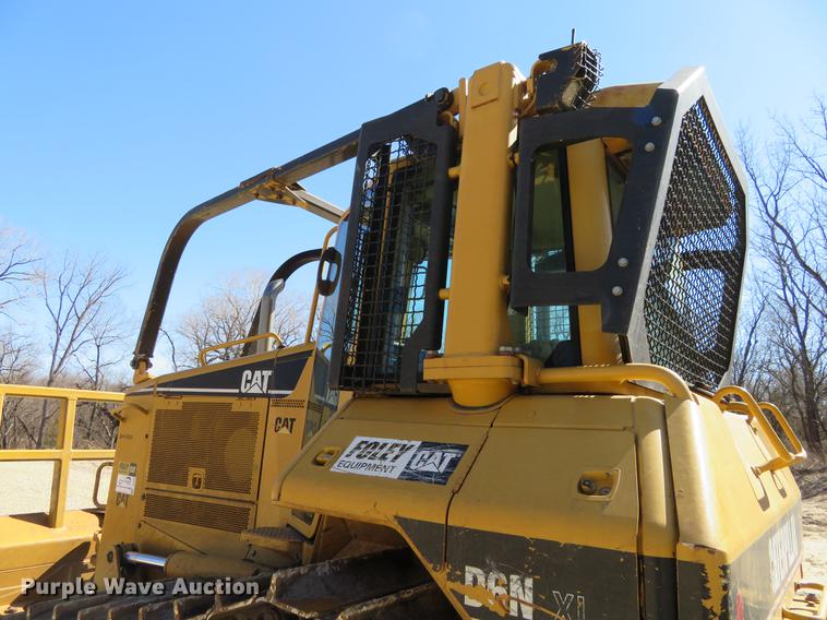 image for item DC0890 2004 Caterpillar D6N XL dozer