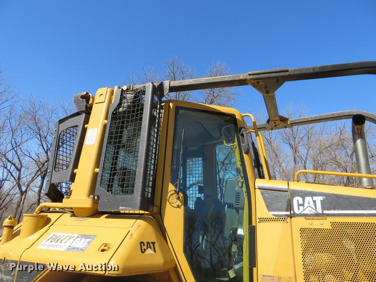 image for item DC0890 2004 Caterpillar D6N XL dozer