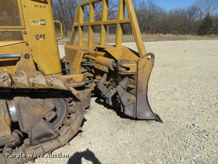 image for item DC0890 2004 Caterpillar D6N XL dozer