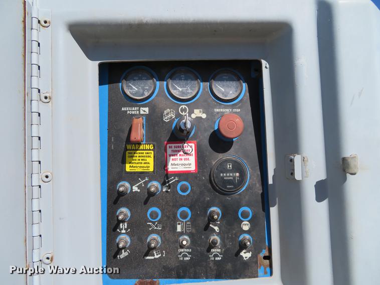 image for item DC0906 1996 Genie S60 boom lift