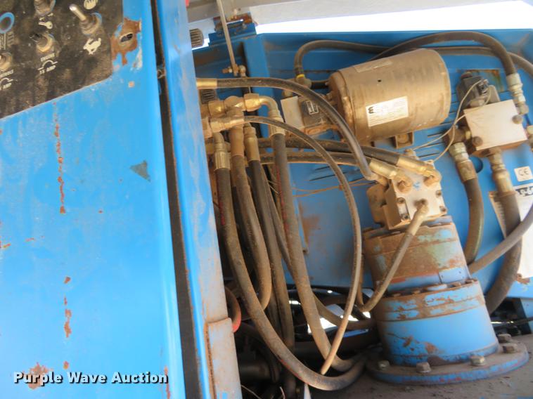 image for item DC0906 1996 Genie S60 boom lift