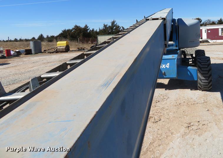 image for item DC0906 1996 Genie S60 boom lift