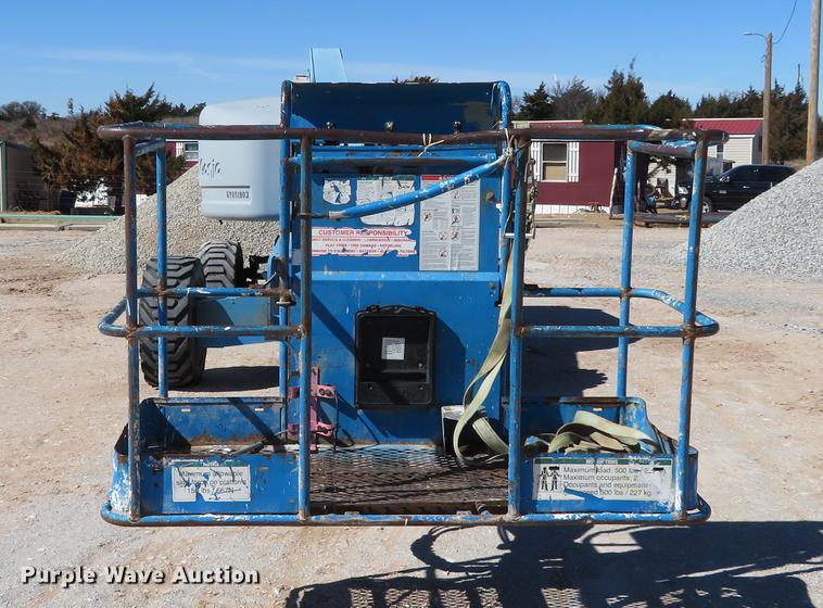 image for item DC0908 2005 Genie S60 boom lift