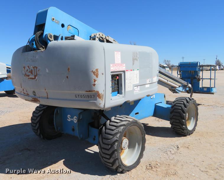 image for item DC0908 2005 Genie S60 boom lift