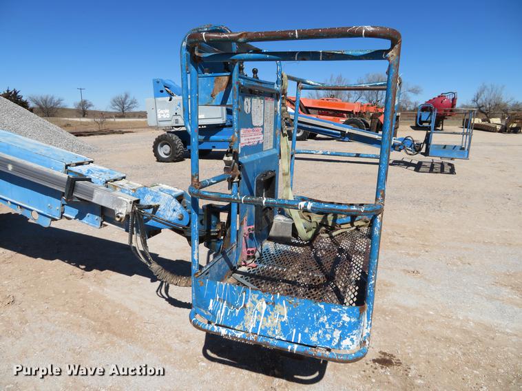 image for item DC0908 2005 Genie S60 boom lift