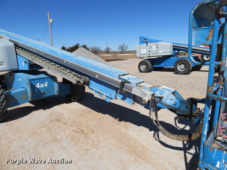 image for item DC0908 2005 Genie S60 boom lift