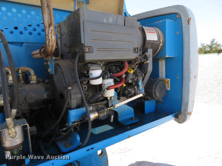 image for item DC0908 2005 Genie S60 boom lift