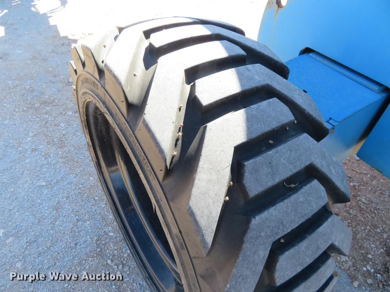 image for item DC0908 2005 Genie S60 boom lift