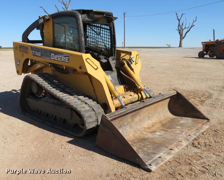 image for item DC0911 2008 John Deere CT332 skid steer