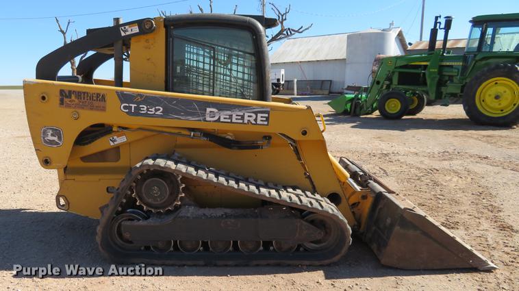 image for item DC0911 2008 John Deere CT332 skid steer