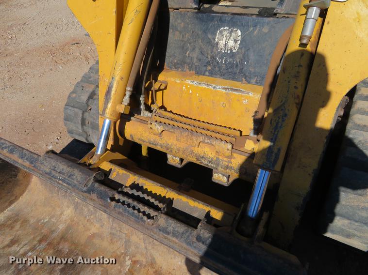 image for item DC0911 2008 John Deere CT332 skid steer