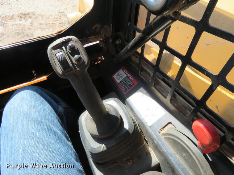 image for item DC0911 2008 John Deere CT332 skid steer