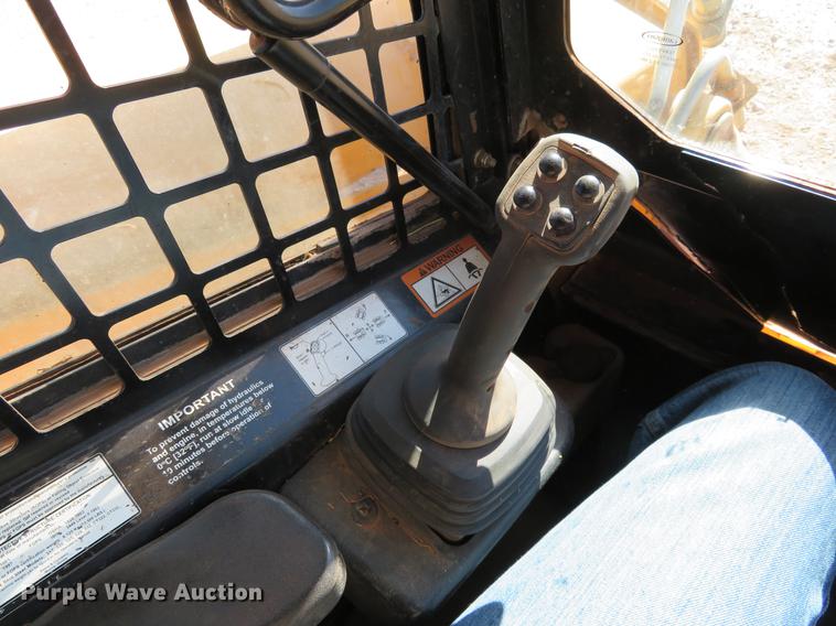 image for item DC0911 2008 John Deere CT332 skid steer