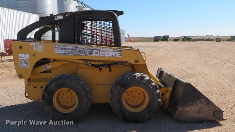 image for item DC0914 2006 John Deere 332 skid steer
