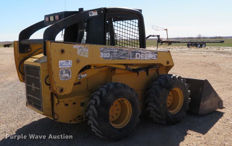 image for item DC0914 2006 John Deere 332 skid steer