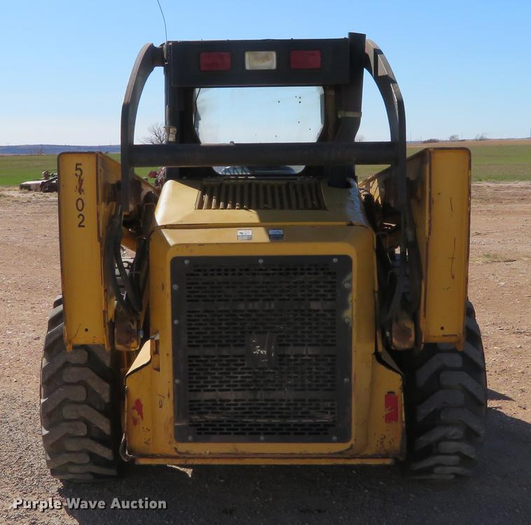 image for item DC0914 2006 John Deere 332 skid steer