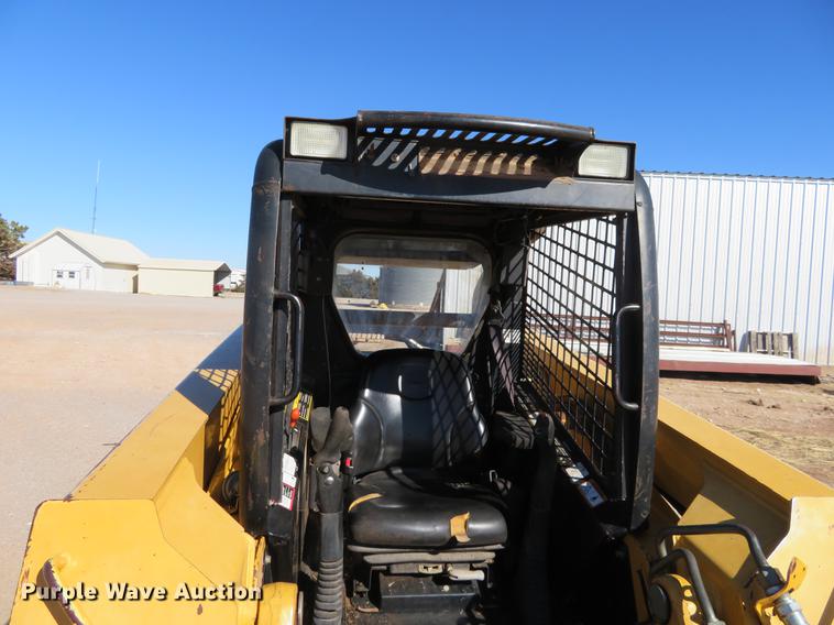 image for item DC0914 2006 John Deere 332 skid steer