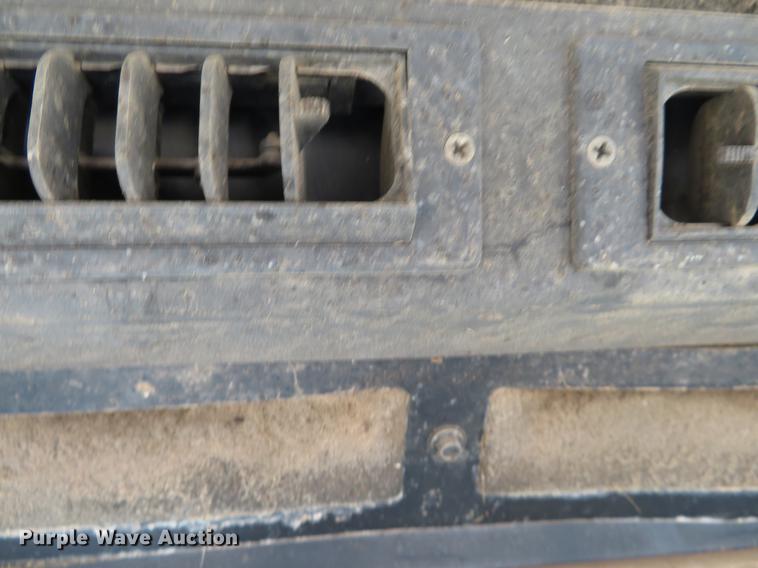 image for item DC0914 2006 John Deere 332 skid steer