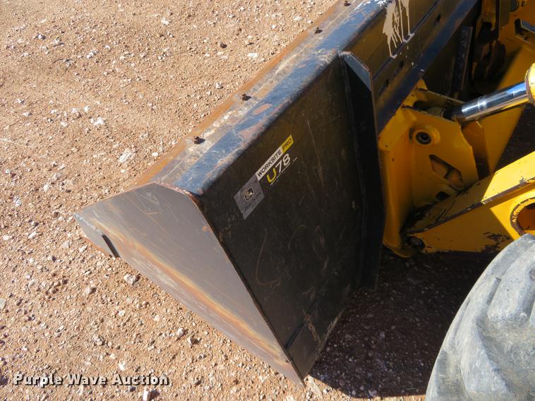 image for item DC0914 2006 John Deere 332 skid steer