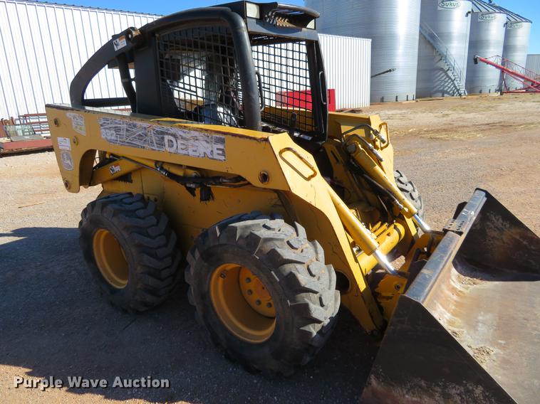 image for item DC0914 2006 John Deere 332 skid steer