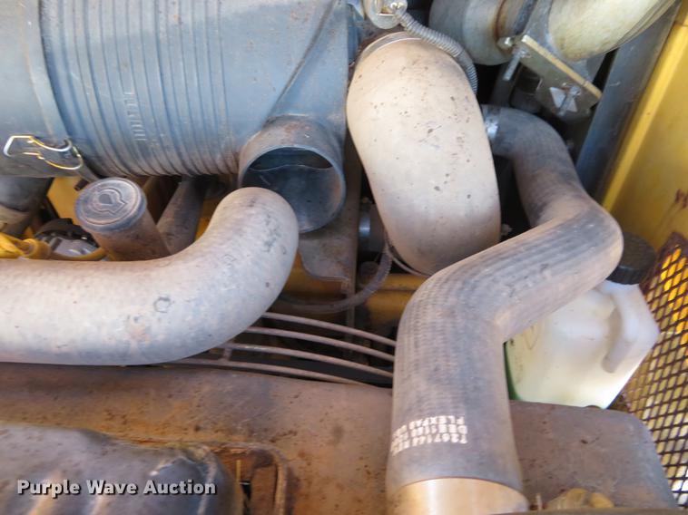 image for item DC0914 2006 John Deere 332 skid steer