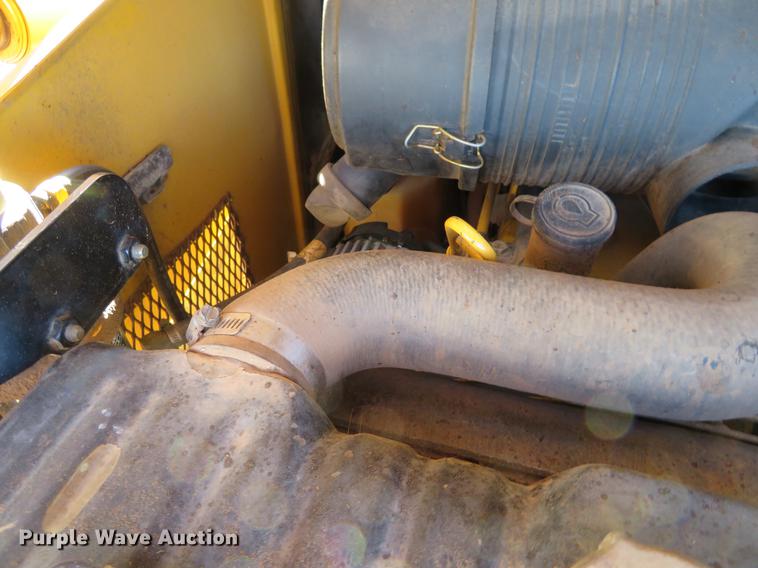 image for item DC0914 2006 John Deere 332 skid steer