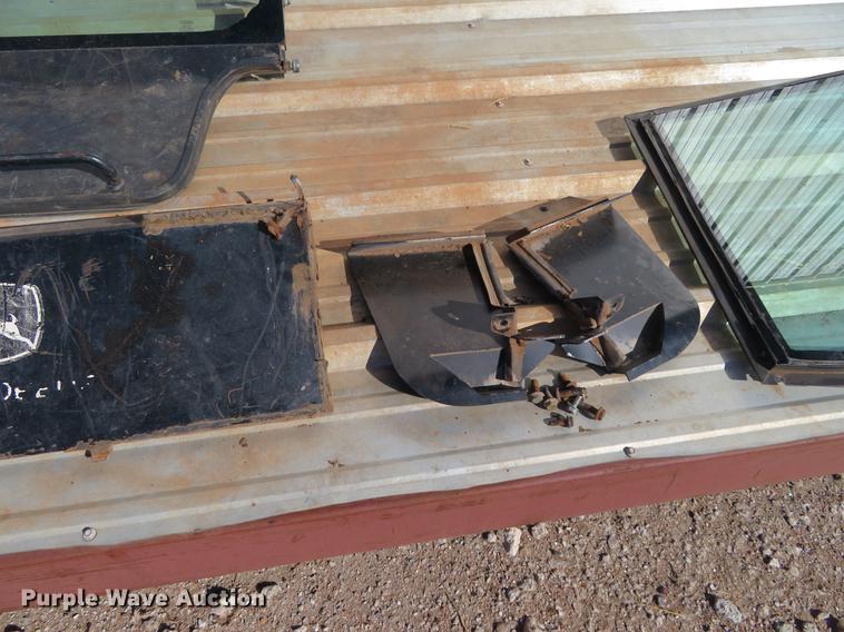 image for item DC0914 2006 John Deere 332 skid steer