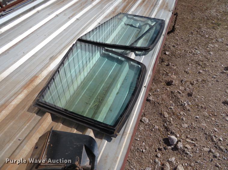 image for item DC0914 2006 John Deere 332 skid steer