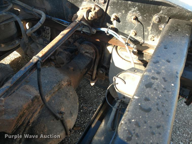 image for item DC0933 2006 Freightliner Columbia semi truck