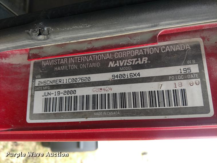 image for item DC0951 2001 International 9400i semi truck